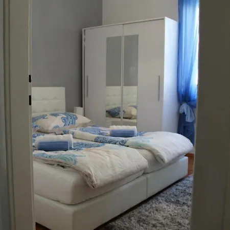 Cozy Mihaela With Balcony, Near Park Marjan & Old Town - Quiet Neighborhood Apartment Split