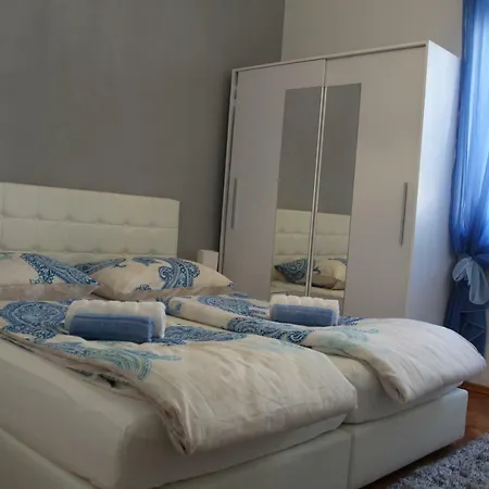 Apartment Cozy Mihaela With Balcony, Near Park Marjan & Old Town - Quiet Neighborhood Split