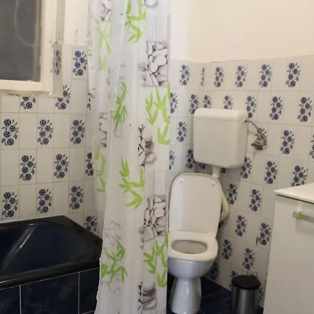 Cozy Mihaela With Balcony, Near Park Marjan & Old Town - Quiet Neighborhood Apartment *