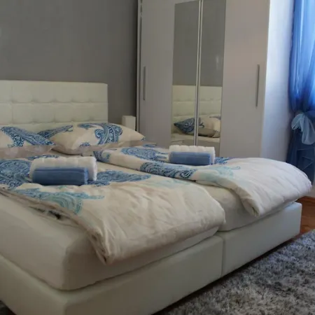 Cozy Mihaela With Balcony, Near Park Marjan & Old Town - Quiet Neighborhood * Split