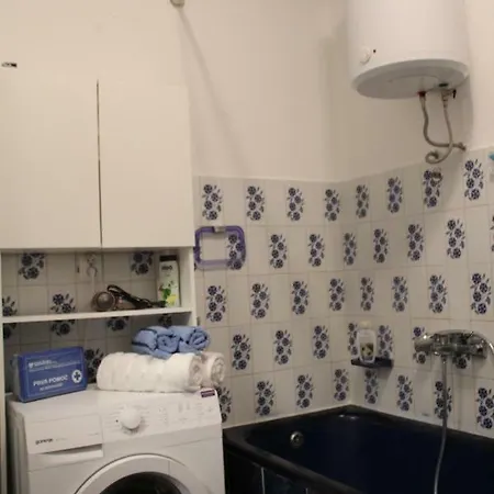 Apartment Cozy Mihaela With Balcony, Near Park Marjan & Old Town - Quiet Neighborhood *